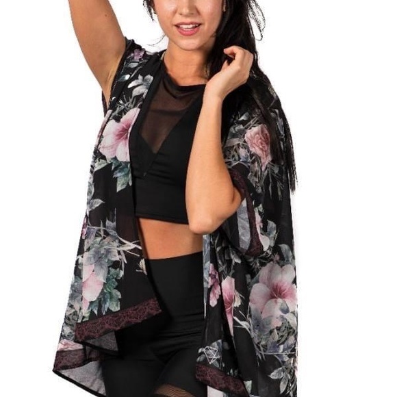 Hot Dame One-Size Kimono Cover/Shrug/Cardigan - Picture 3 of 8